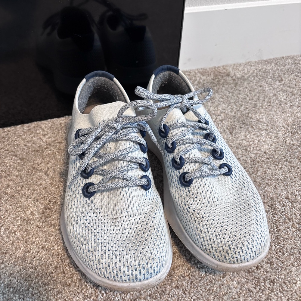 Allbirds Stylish Blue and White Sneakers size 8.5